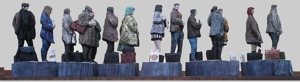Holzskulpturen der Serie Palma 6, bemalt